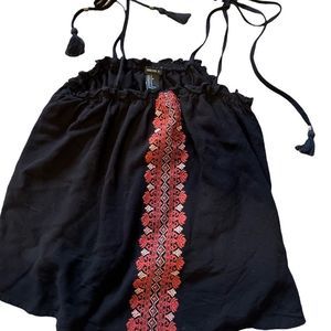 Forever 21 women’s black with rust embroidery tassel tie crop top Sz Sm